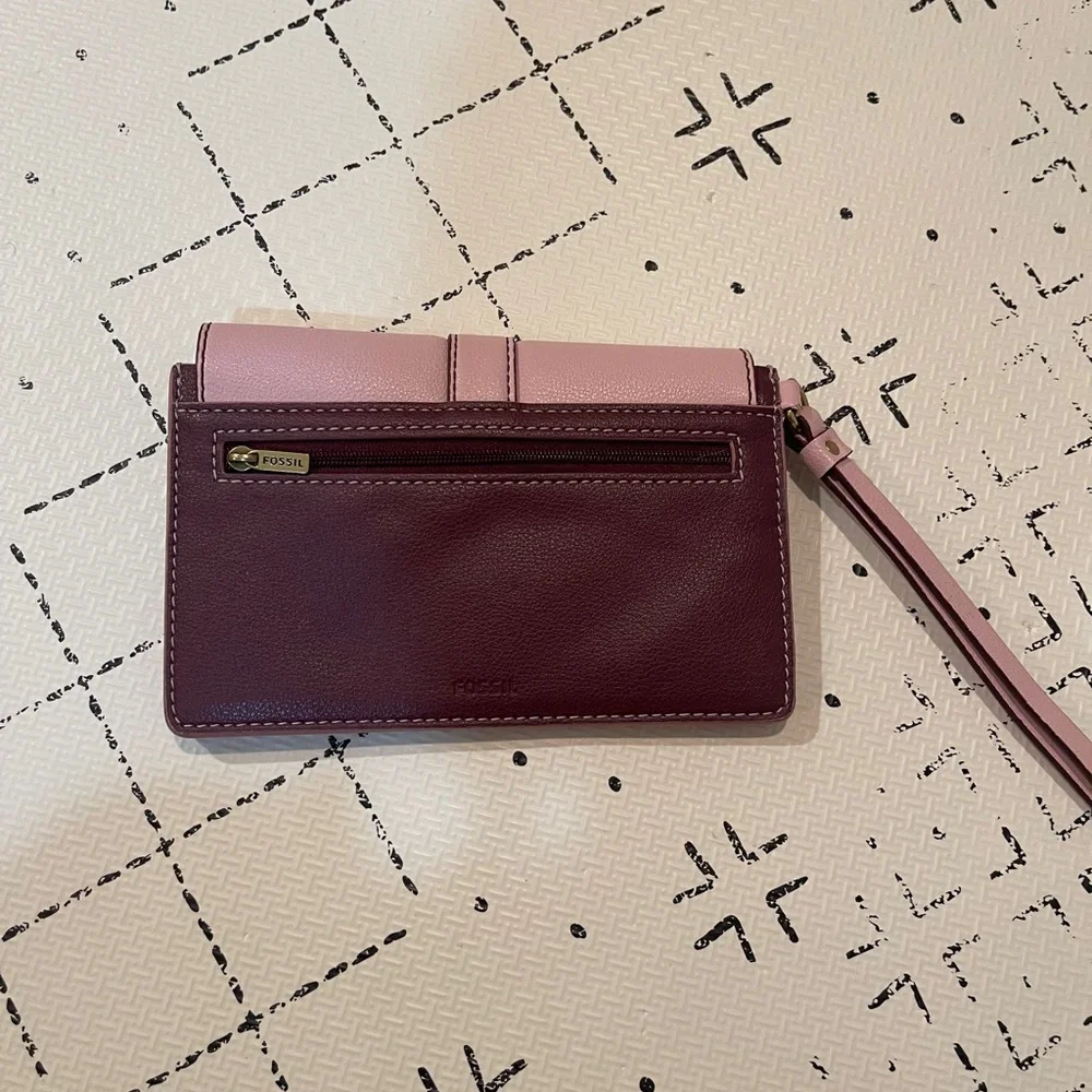 Fossil Sophia wallet/ wristlet in‎ purple